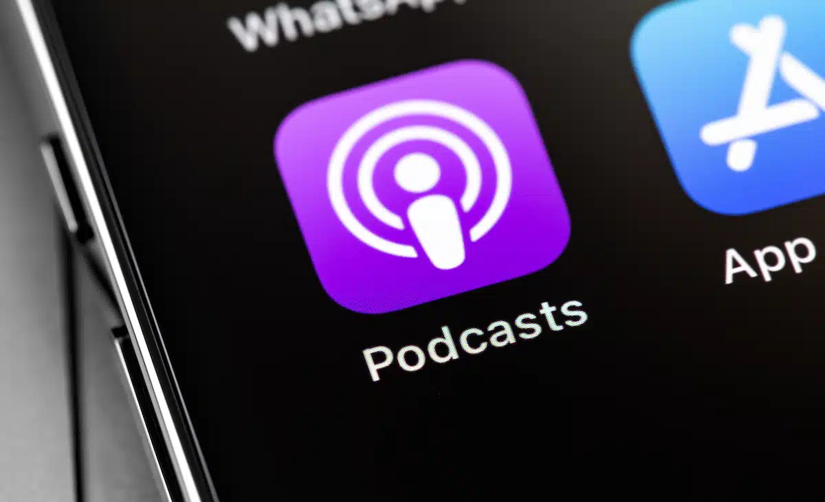 Apple discloses deal to hire team and license