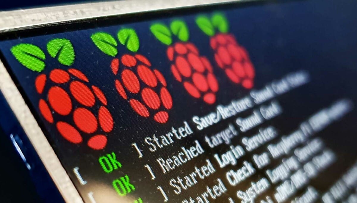 Raspberry Pi Desktop Debian 13 interface