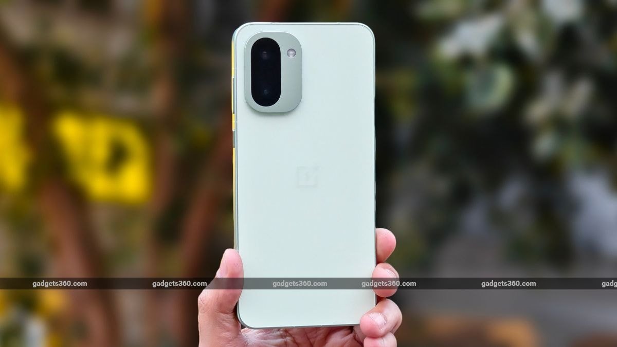 Realme OnePlus 16R phone leak