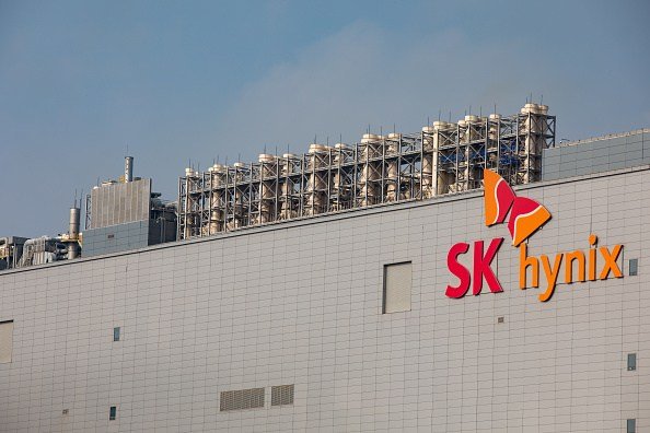 SK Hynix semiconductor manufacturing equipment