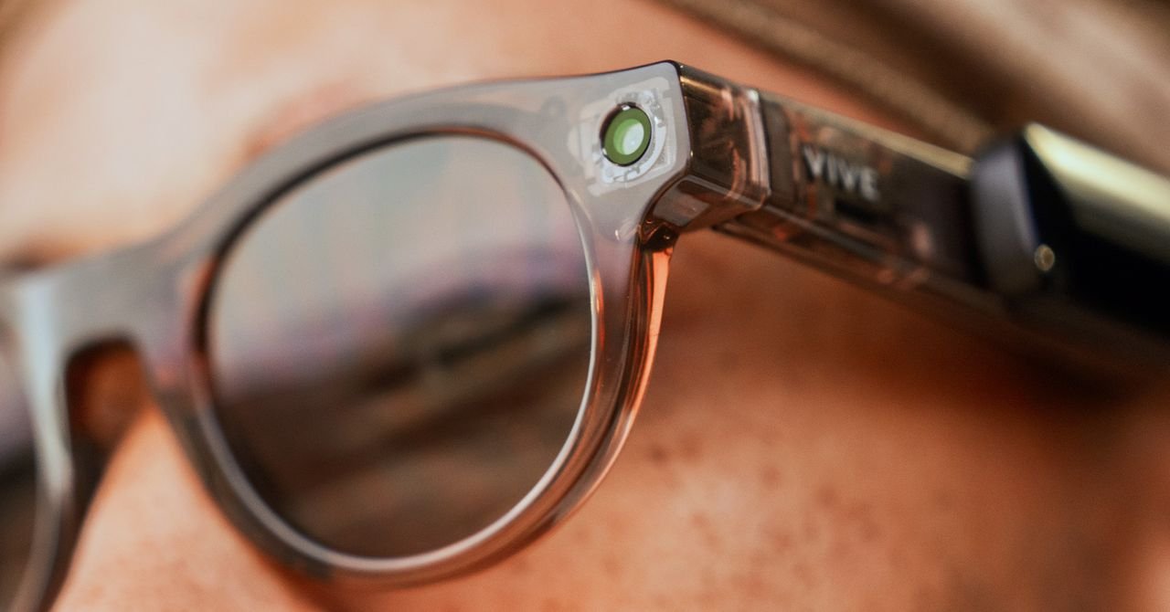 Vive Eagle smart glasses hardware
