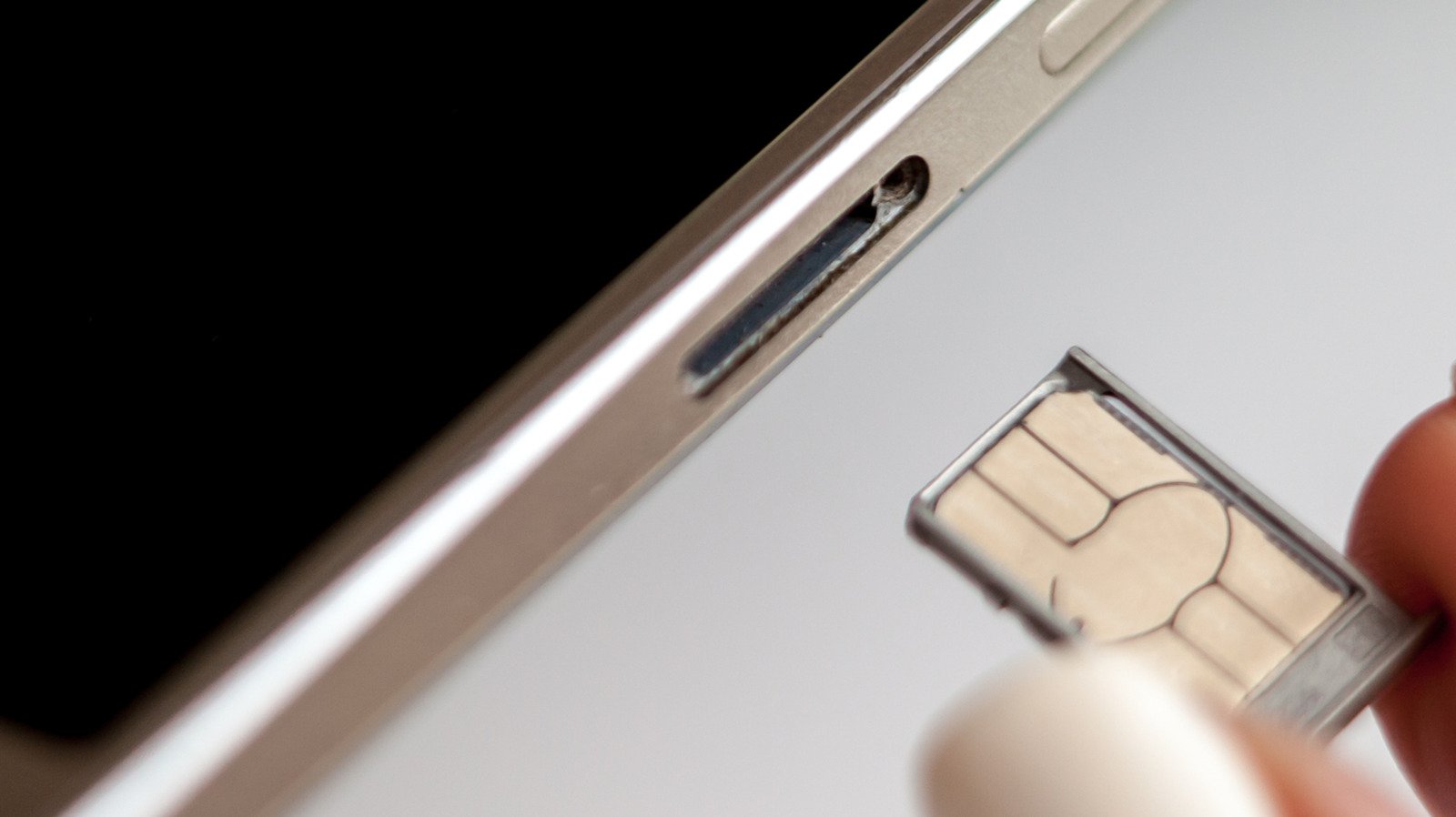 TechOneApp Replaces SIM Card Guide With Safe Power Steps