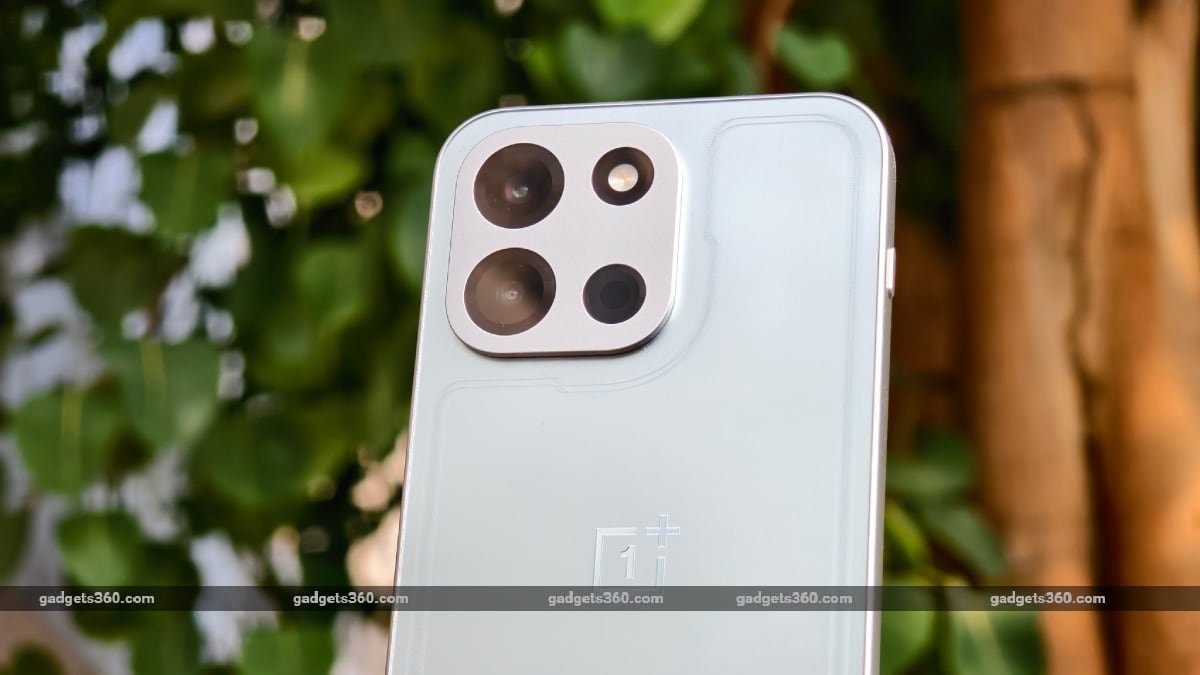 OnePlus Nord 6 smartphone display
