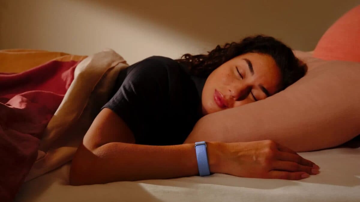 Fitbit Air screenless fitness tracker