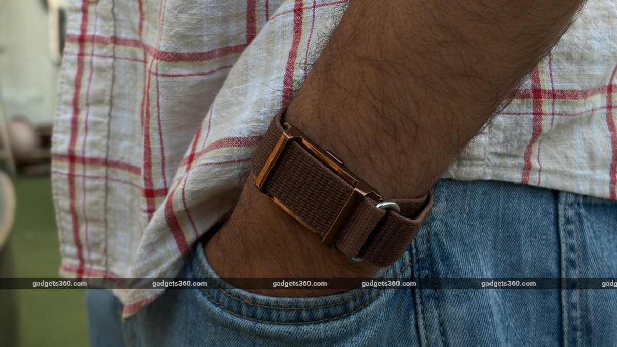 Pebble Qore 2 fitness band