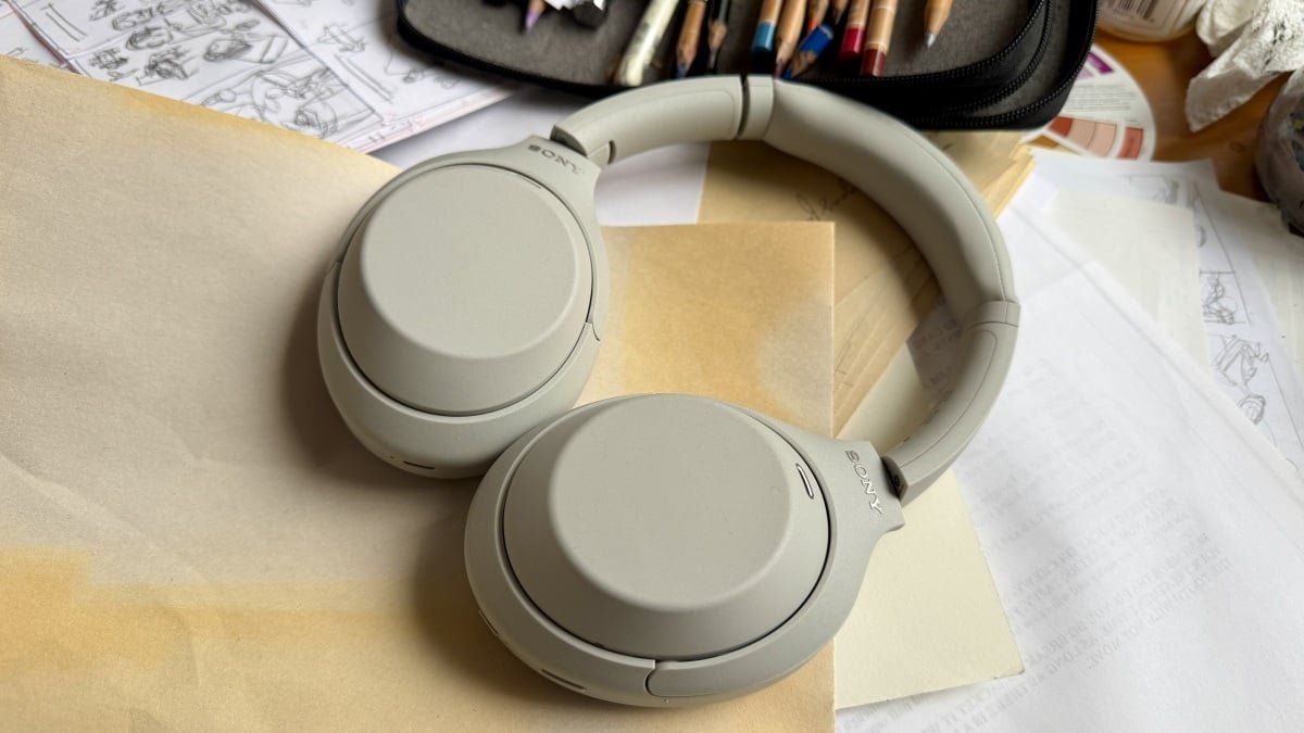 Sony WH-1000XM4C wireless headphones