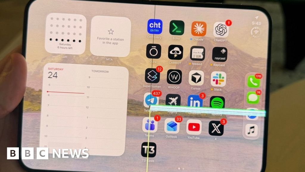 faulty iPhone Duo screen display