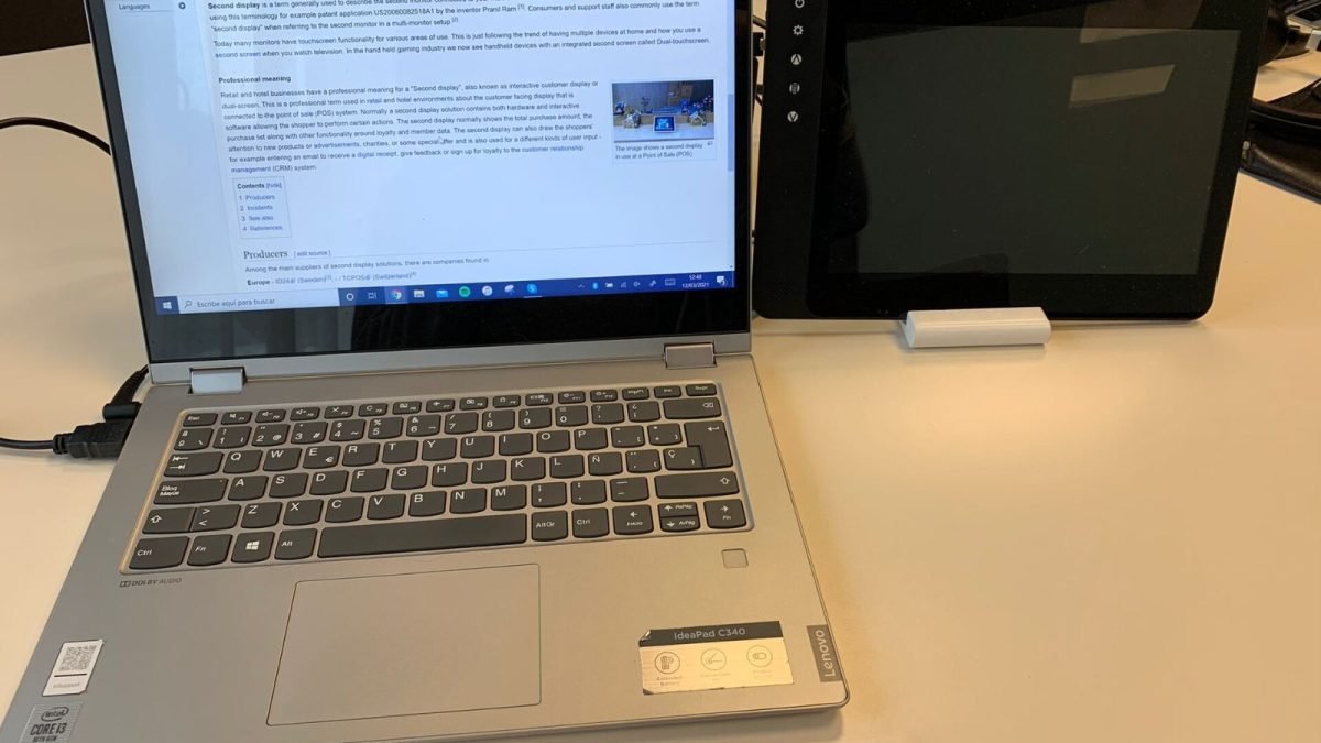 HP Series 3 Pro desk monitor display