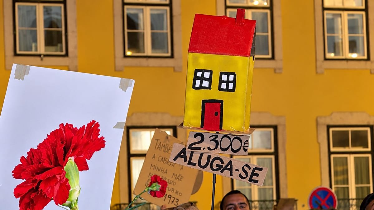 housing crisis protest in Lisbon